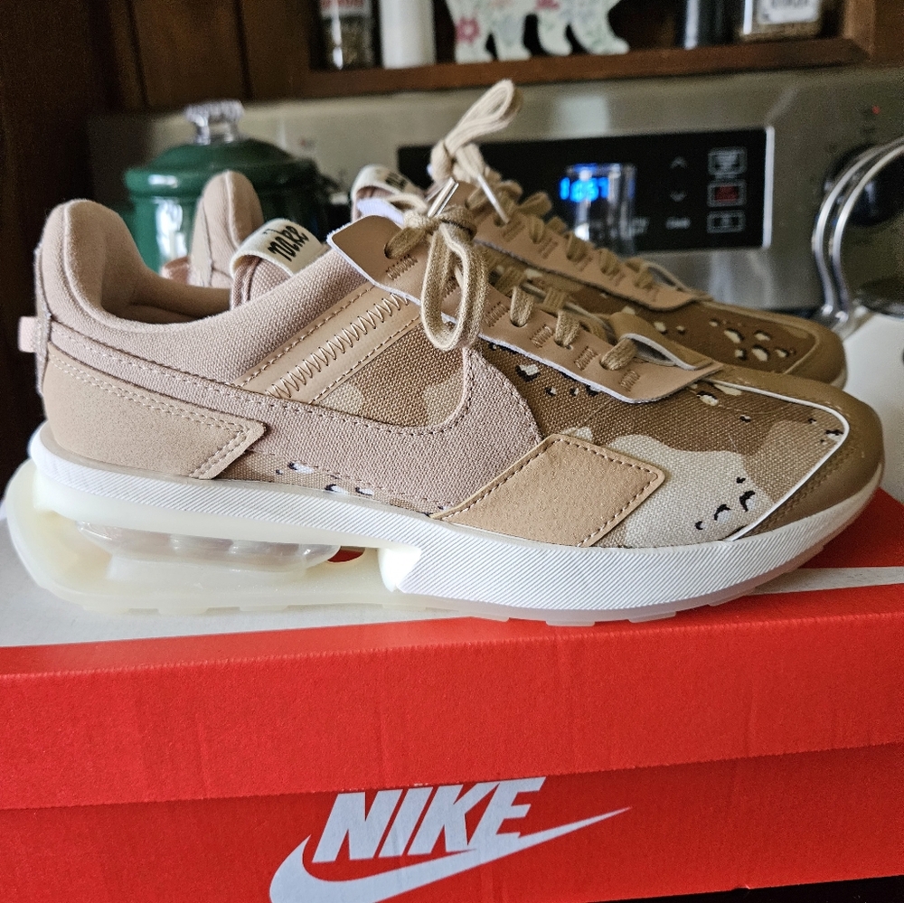 Brand new nike air max size 8 women's